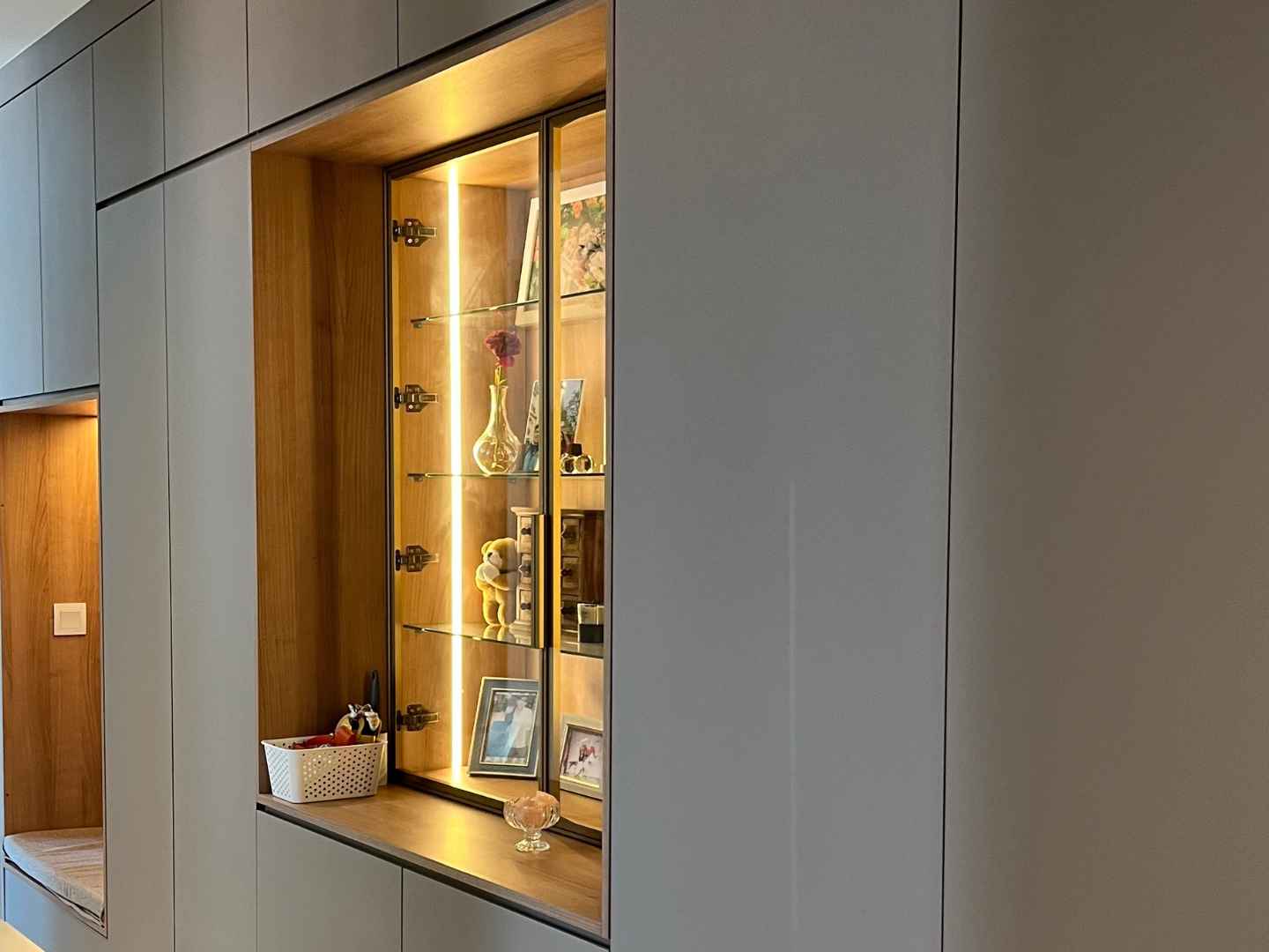Illuminated Glass Display