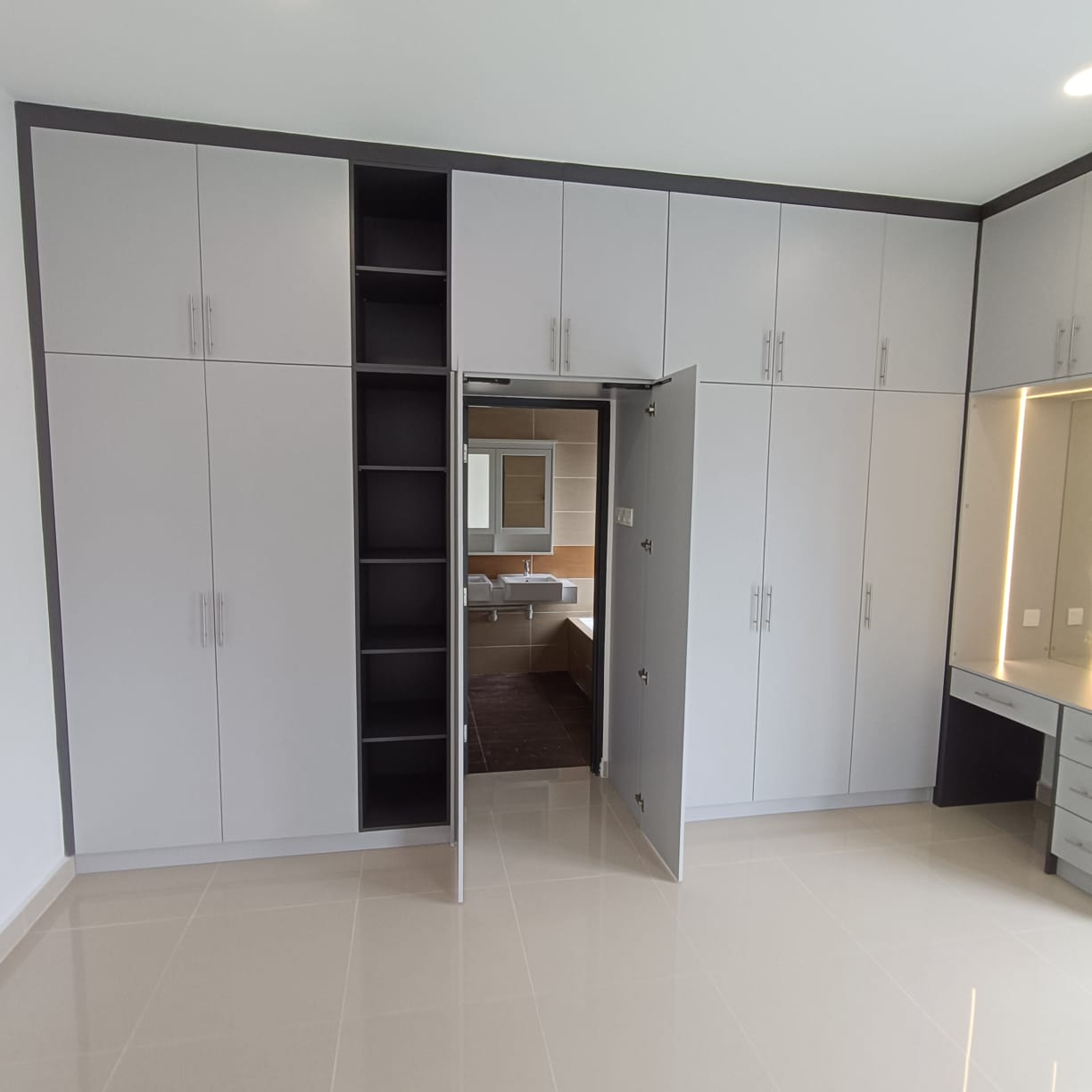 Others - Living Room & Cabinets thumbnail 10